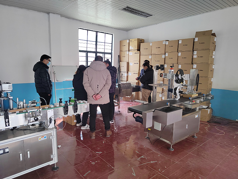 自動(dòng)化貼標(biāo)機(jī),立式貼標(biāo)機(jī),標(biāo)簽貼標(biāo)機(jī)